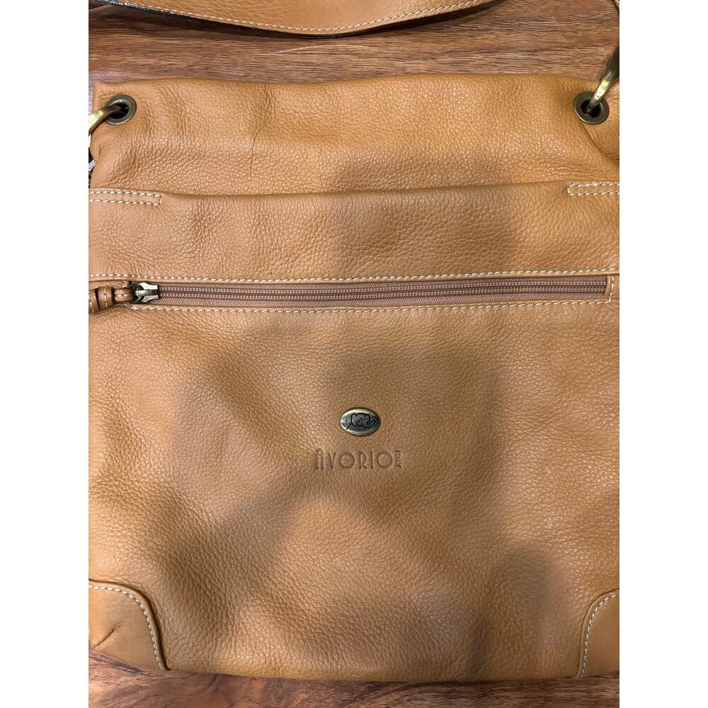 Avorio Italy tan leather crossbody bag purse. Adjustable straps multiple pockets - Picture 3 of 9